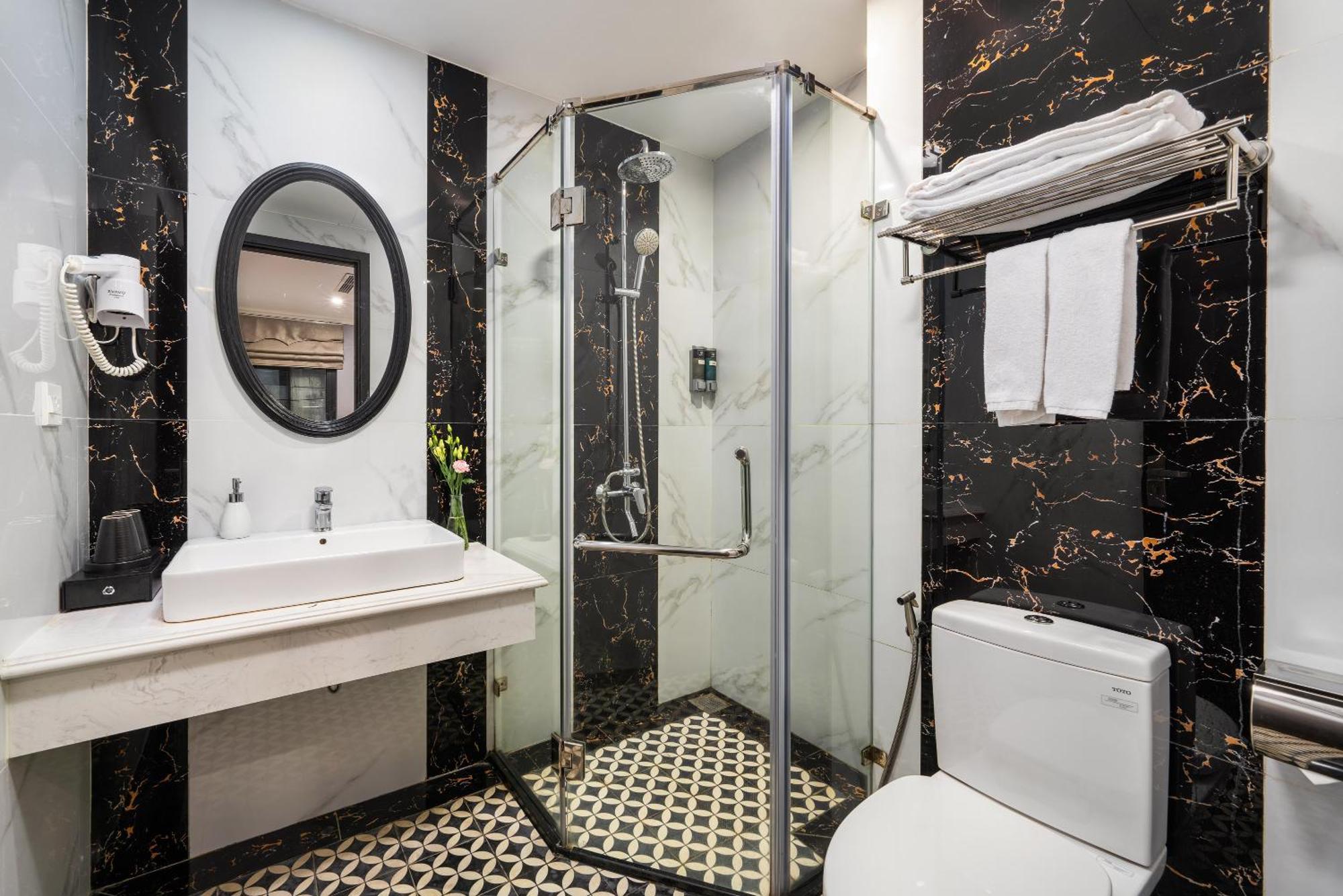 Amara And 4* Hanoi